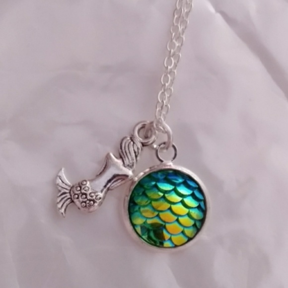 Silver Tone Blue Green Mermaid Fish Scale Necklace - Picture 3 of 4